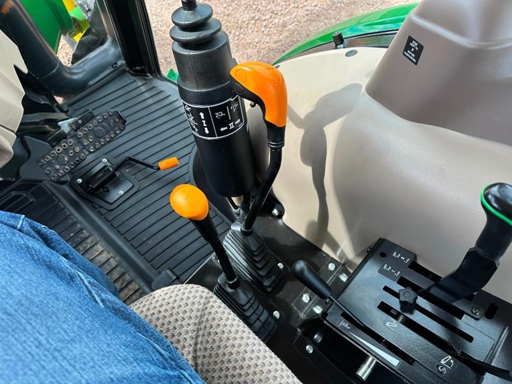 2020-john-deere-5075e-image-59