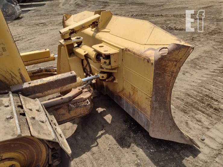 2004-caterpillar-d5g-xl-image-17