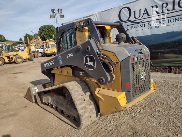 2021-deere-331g-image-40