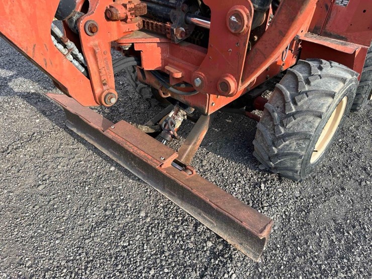 2003-ditch-witch-3700-image-26