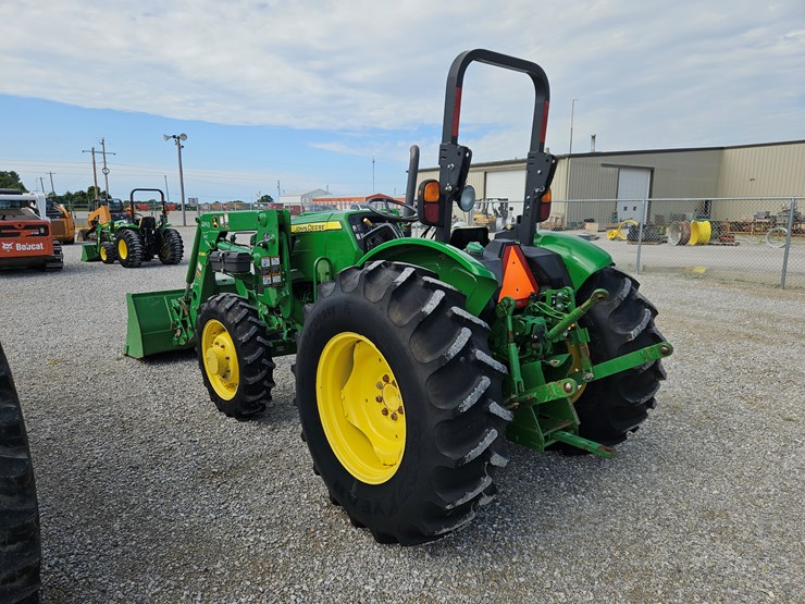 2015-john-deere-5075e-image-15