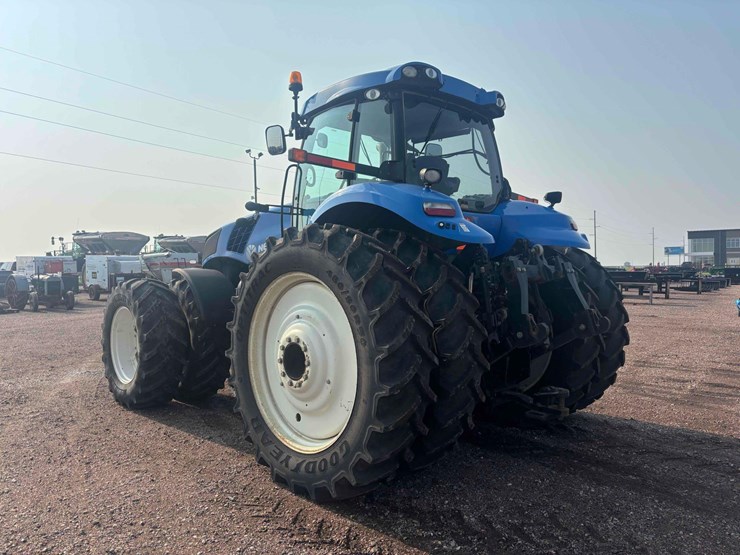 2012-new-holland-t8.360-image-5
