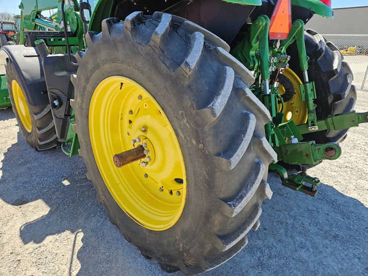 2021-john-deere-6155m-image-15