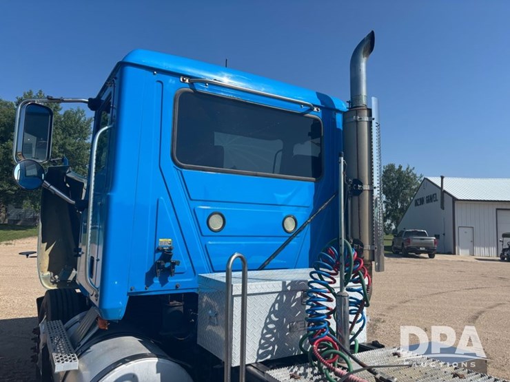 2006-mack-chn613-image-47