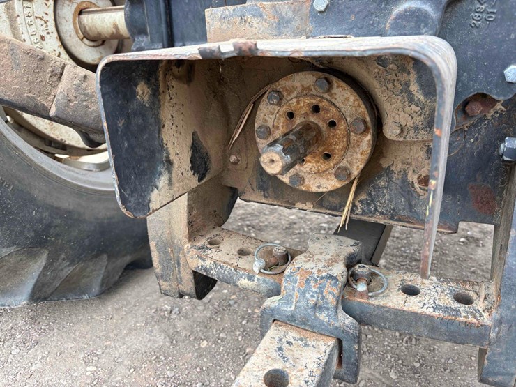 1982-allis-chalmers-8030-tractor-image-15