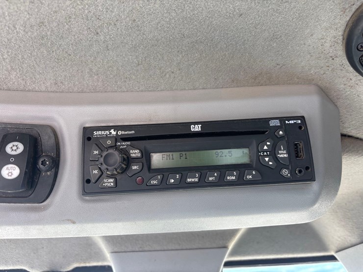 2012-caterpillar-930-image-41