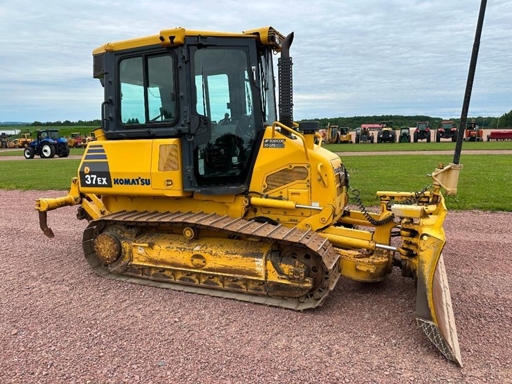 2013-komatsu-d37ex-22-image-3