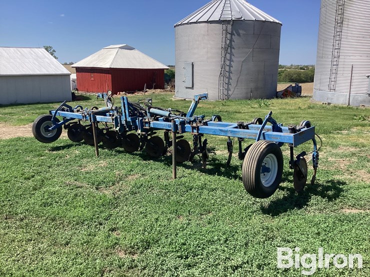 9-shank-folding-anhydrous-applicator-image-3