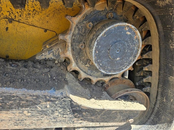 deere-ct332-image-15