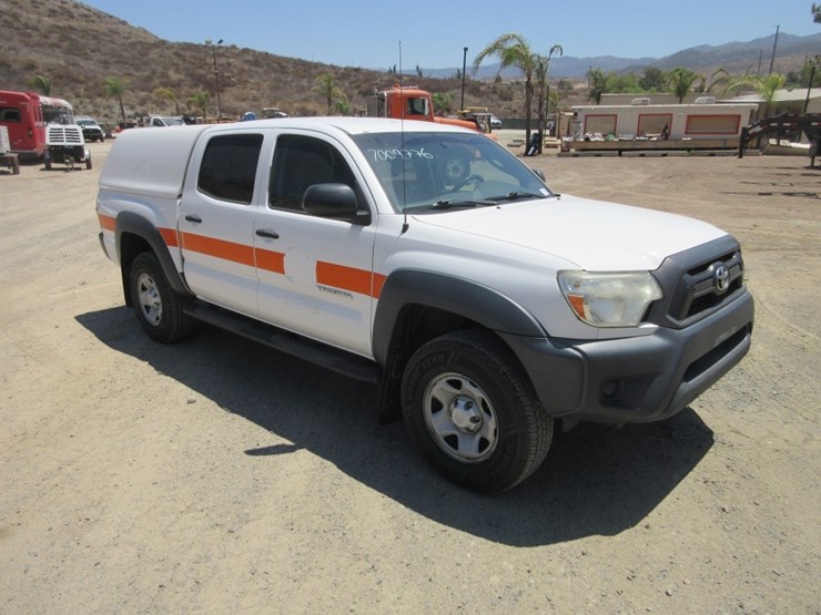 2013-toyota-tacoma-image-4