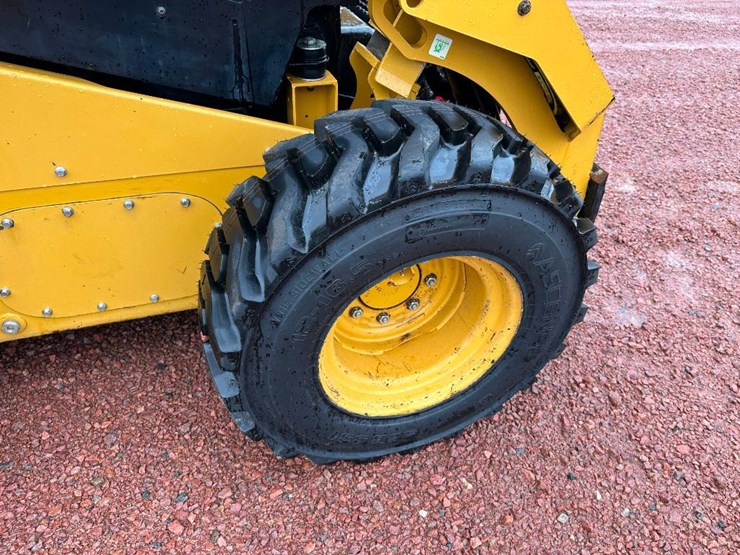 2018-caterpillar-272d2-image-16