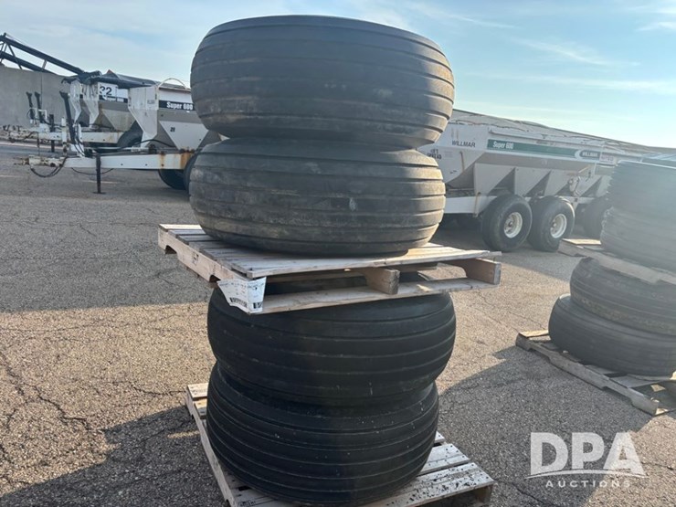 implement-tires-(dr11905)-image-3