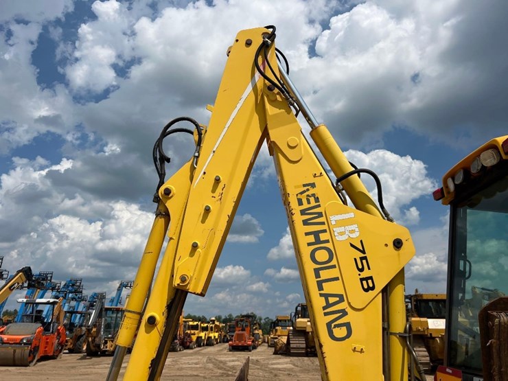 new-holland-lb75b-image-31
