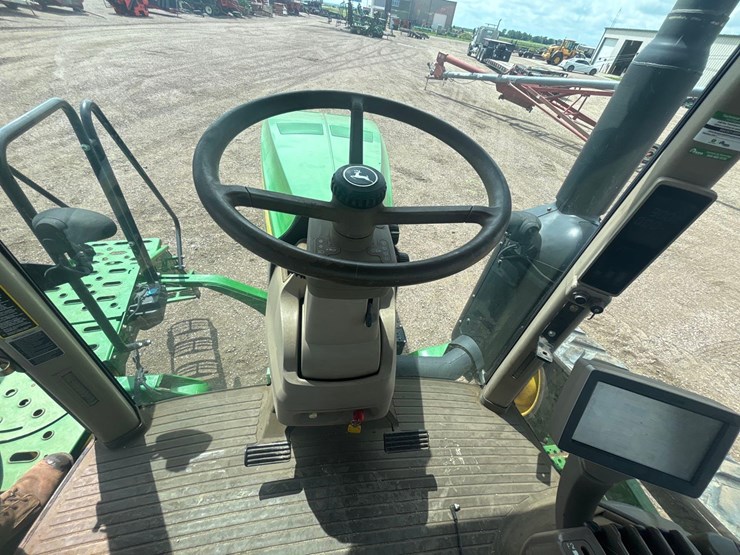 2013-john-deere-8360rt-image-38
