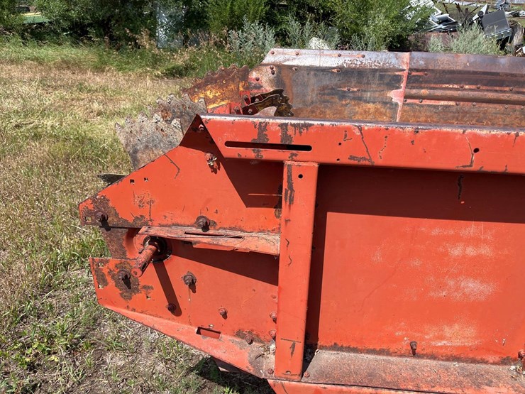 new-holland-791-image-13