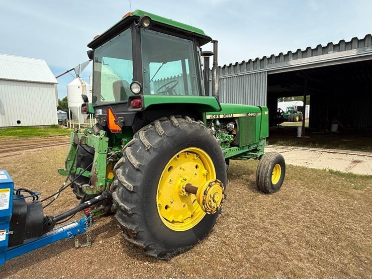 john-deere-4440-image-6