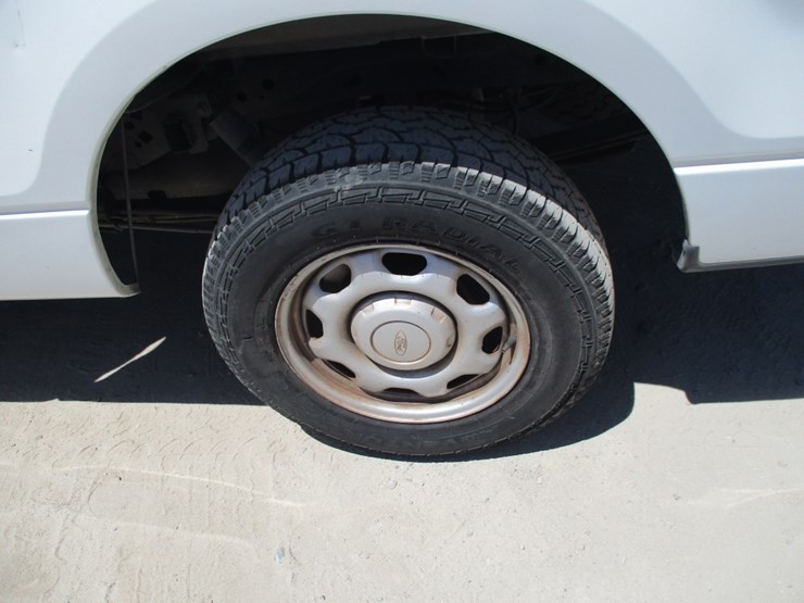 2013-ford-f150-xl-image-16
