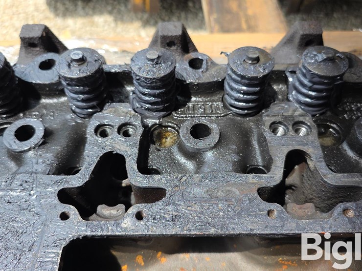 cummins-8.3-engine-head-image-18