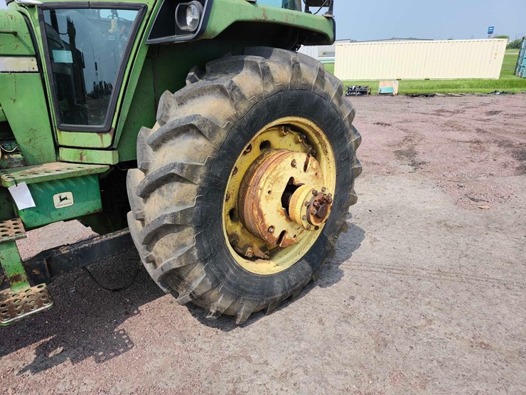 1973-john-deere-4430-tractor-image-25