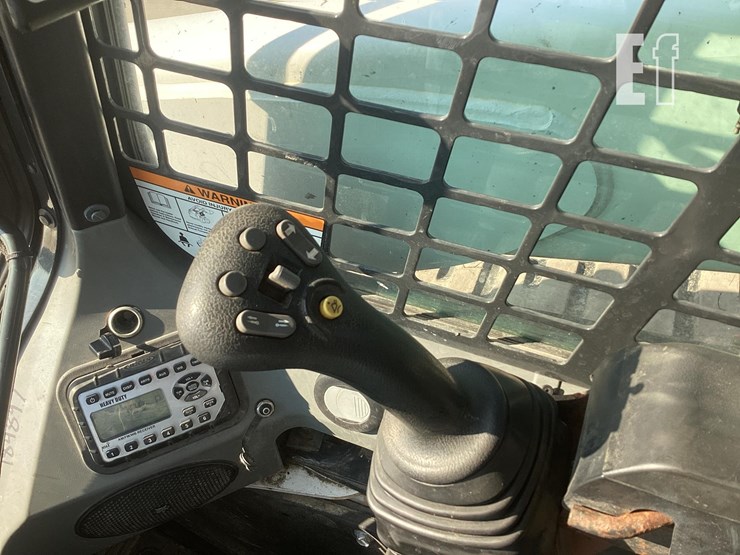 2021-bobcat-t870-image-15
