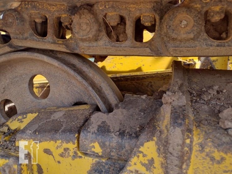 2011-komatsu-d31px-22-image-27