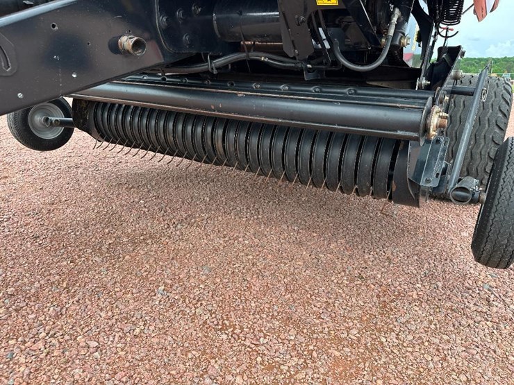 2019-case-ih-rb465-image-22