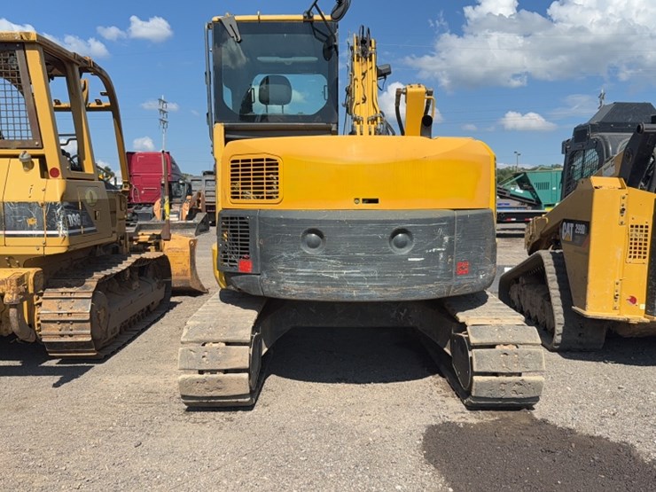 2011-komatsu-pc88mr-8-image-10