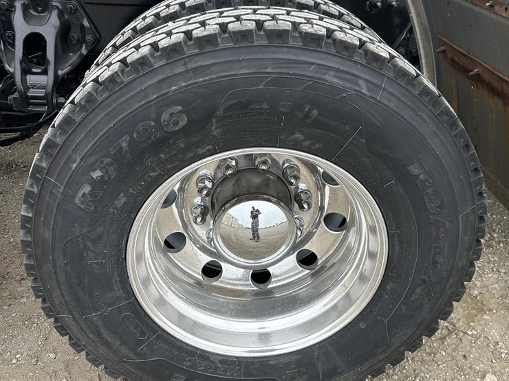2020-kenworth-t680-image-41