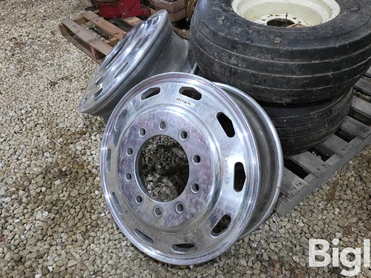 accuride-aluminum-24.5"-rims-image-6