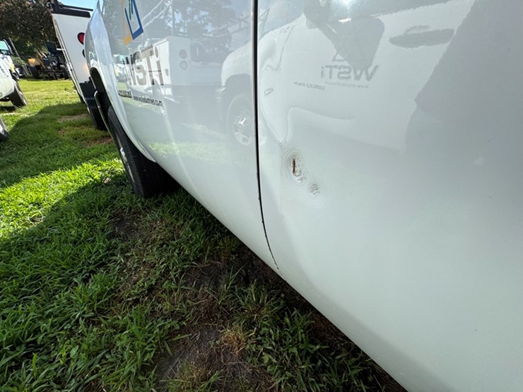 2011-chevrolet-silverado-2500-image-5