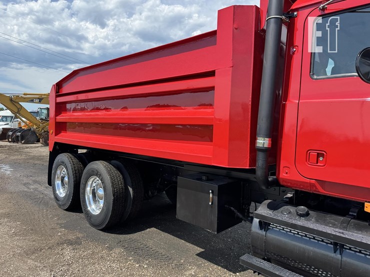 2004-mack-granite-cv713-image-68