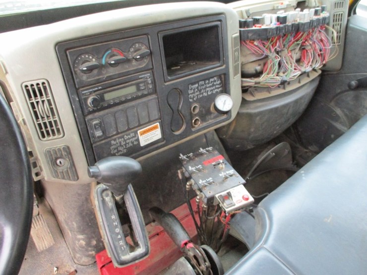 2013-international-durastar-4300-image-19