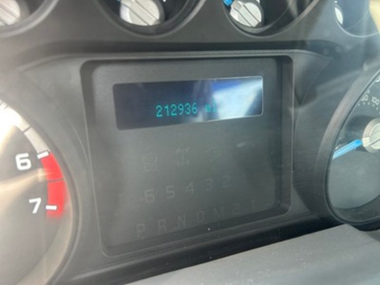 2013-ford-f250-xl-image-8