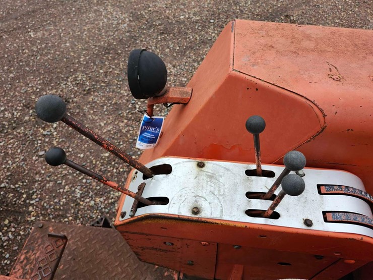allis-chalmers-190-tractor-image-8