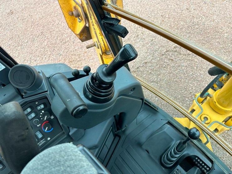2006-deere-310sg-image-71