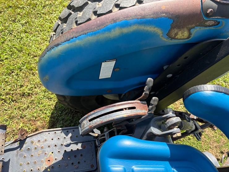 new-holland-3930-image-17