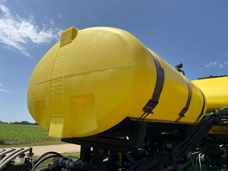 2014-john-deere-1770nt-image-27