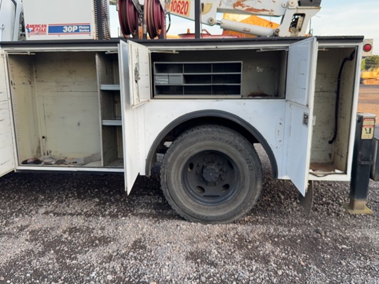 2005-ford-f750-image-17