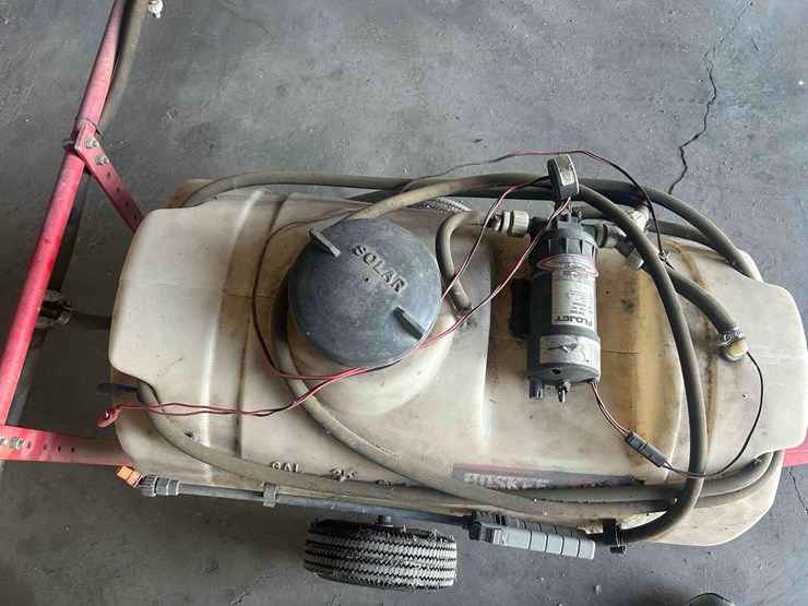 huskee-pull-type-sprayer-image-6