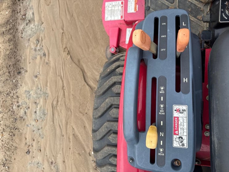 mahindra-emax-25-image-24