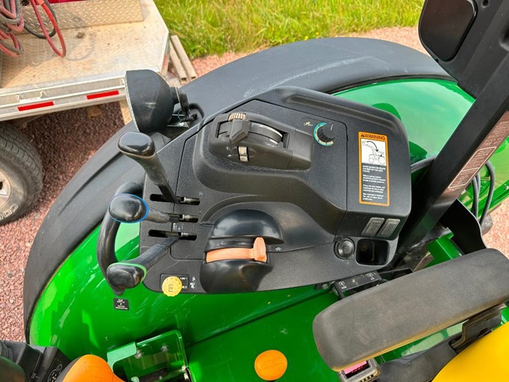 2018-john-deere-5075m-image-48