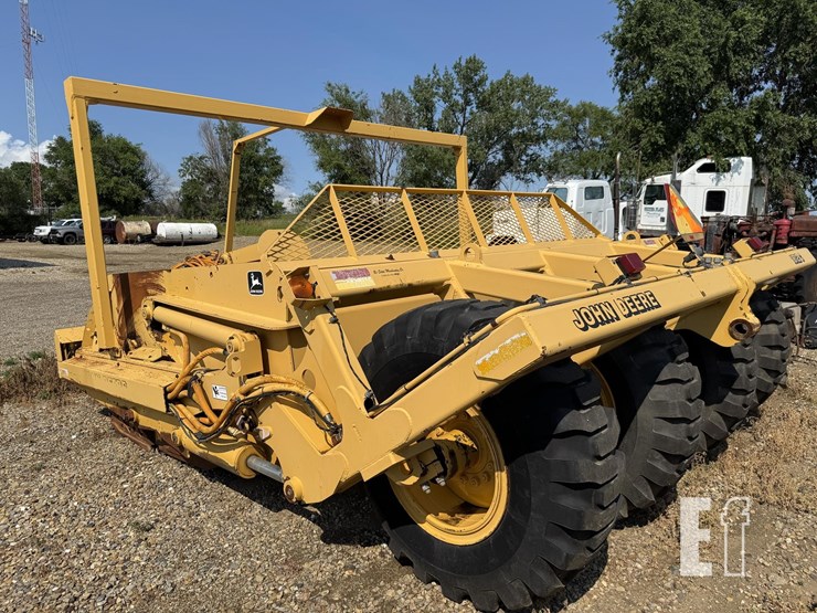 2000-deere-1812c-image-1