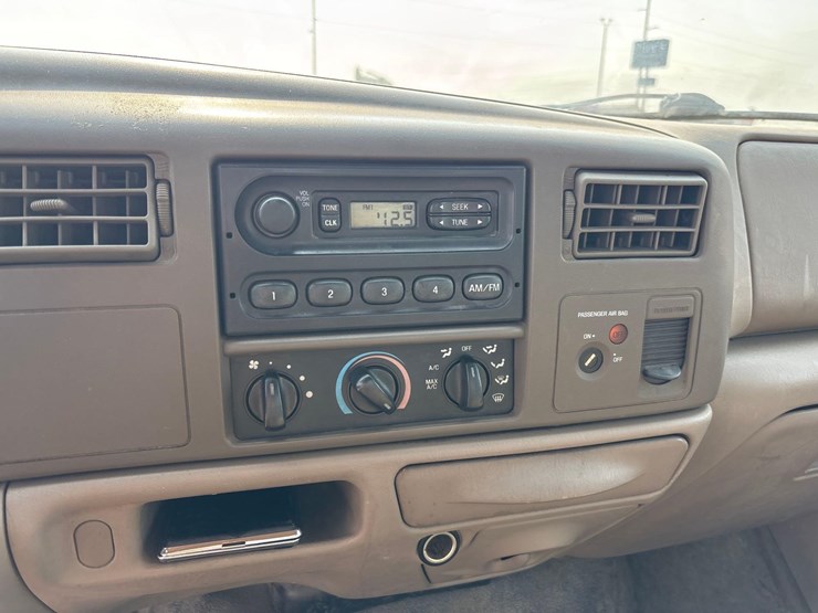 2002-ford-f550-image-19