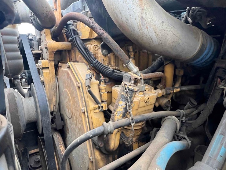 2005-caterpillar-c13-image-19