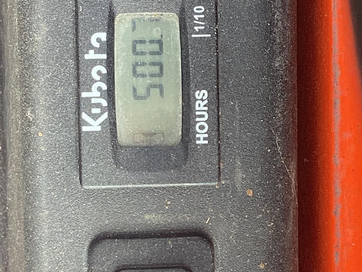 2015-kubota-z122e-image-12