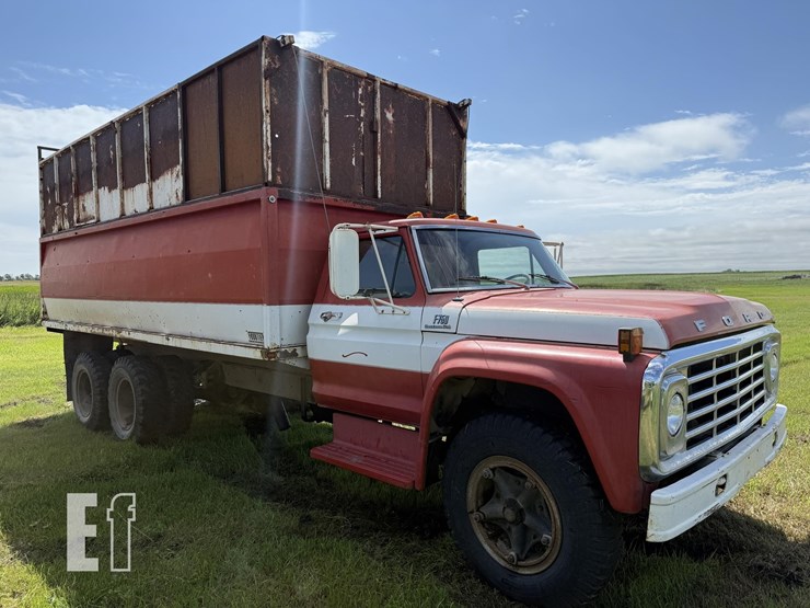 1975-ford-f750-image-1