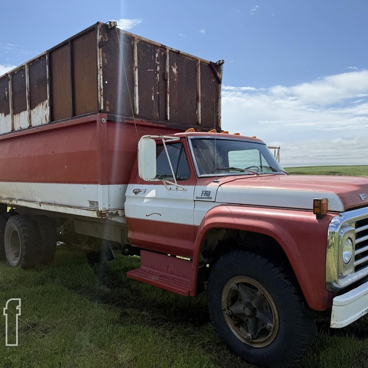 1975 FORD F750