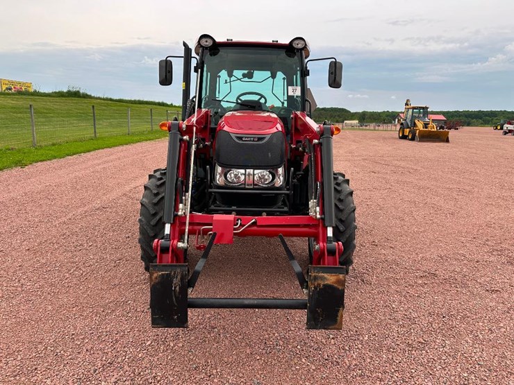 2023-case-ih-farmall-75a-image-2