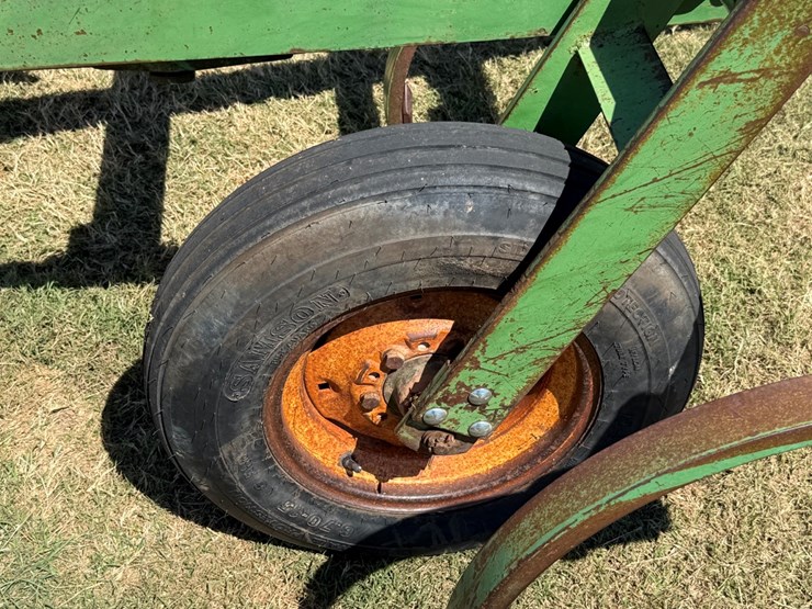 john-deere-100-image-5