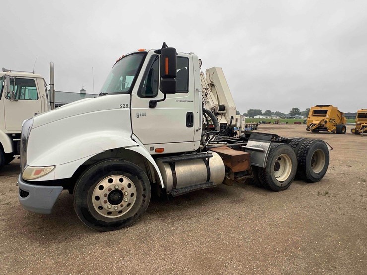 2005-caterpillar-c13-image-1